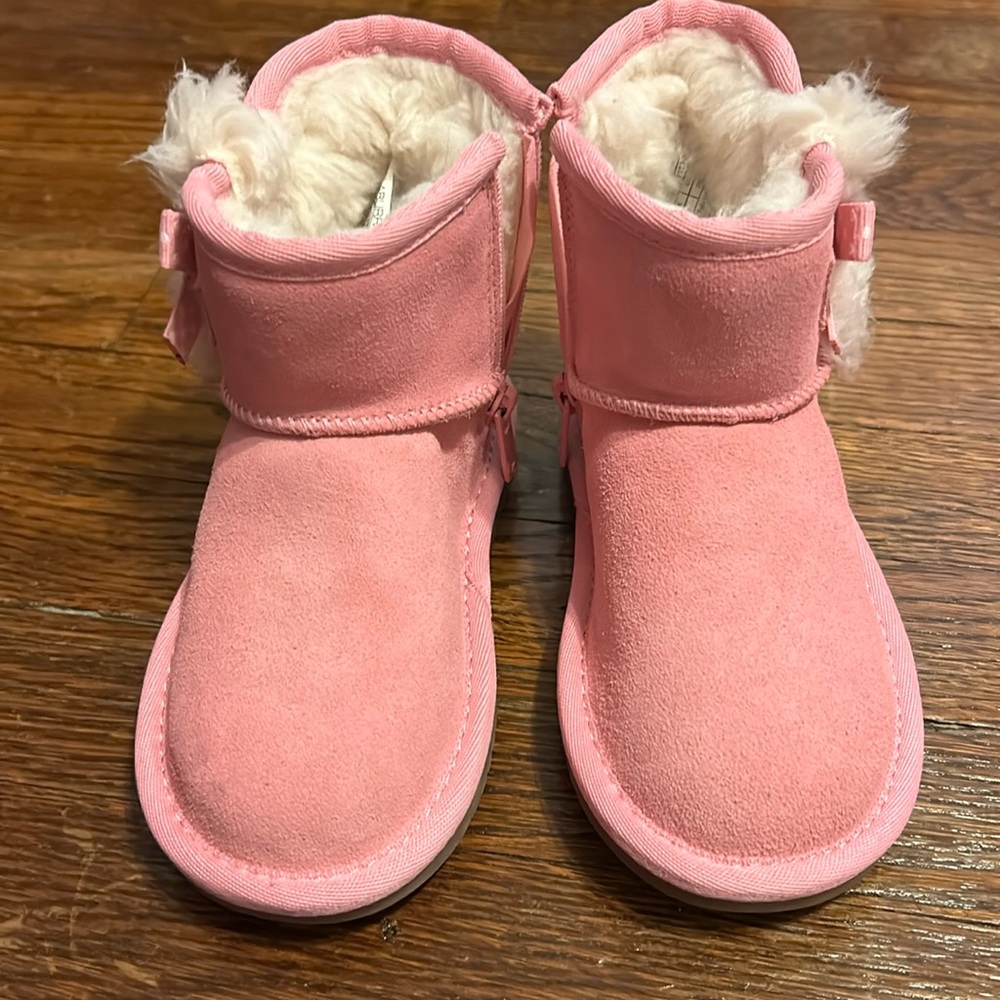 Pink Toddler kookaburra boot.  Size 8C